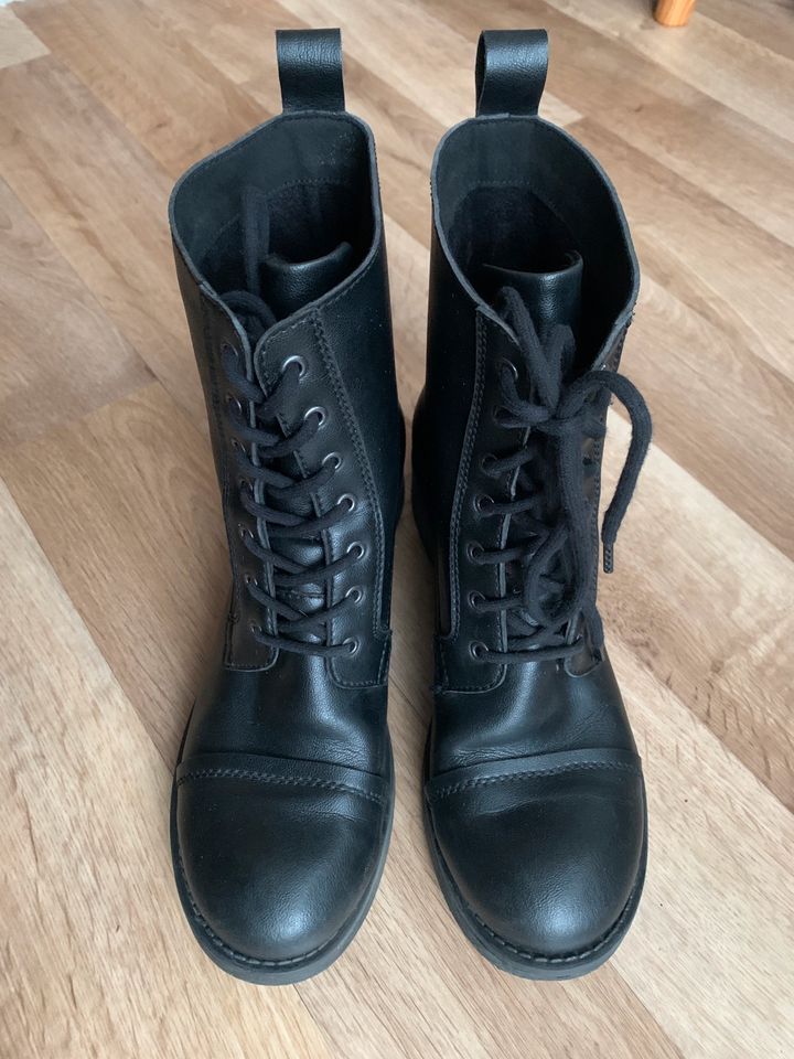 Winterschuhe Stiefel schwarz Damen vegan Flieger-Stiefel in Sassnitz