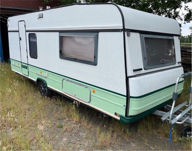 Vollausgestatteter Wohnwagen von Bürstner, super schön! in Georgsdorf