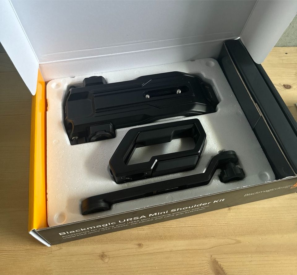 Blackmagic URSA Mini Shoulder Kit - Neuwertig in Hürth