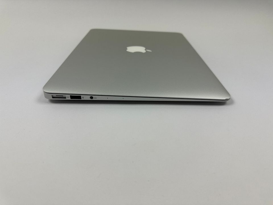 Apple MacBook Air 13,3“ i5 1,8 Ghz 128 GB SSD 8 GB Ram SILBER 2 in Neuburg am Rhein