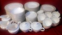 82 teil.Bone China Porzellan Ess- u. Kaffeeservice m. Tischdecken Essen - Essen-Borbeck Vorschau