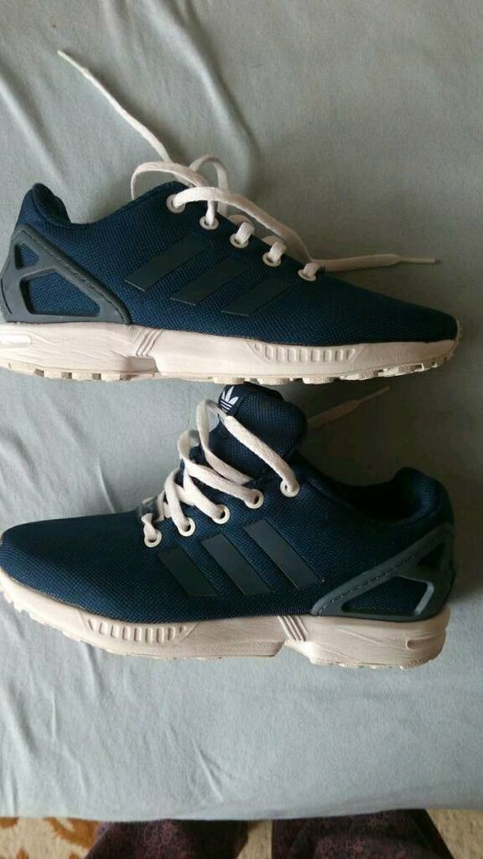 Turnschuhe indoor blau adidas Gr 36 in Elmshorn