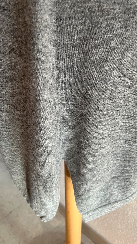 STRICKJACKE MIT HOODY GR 38/ M  GRAU MIT KASCHMIR FTC in Mülheim (Ruhr)