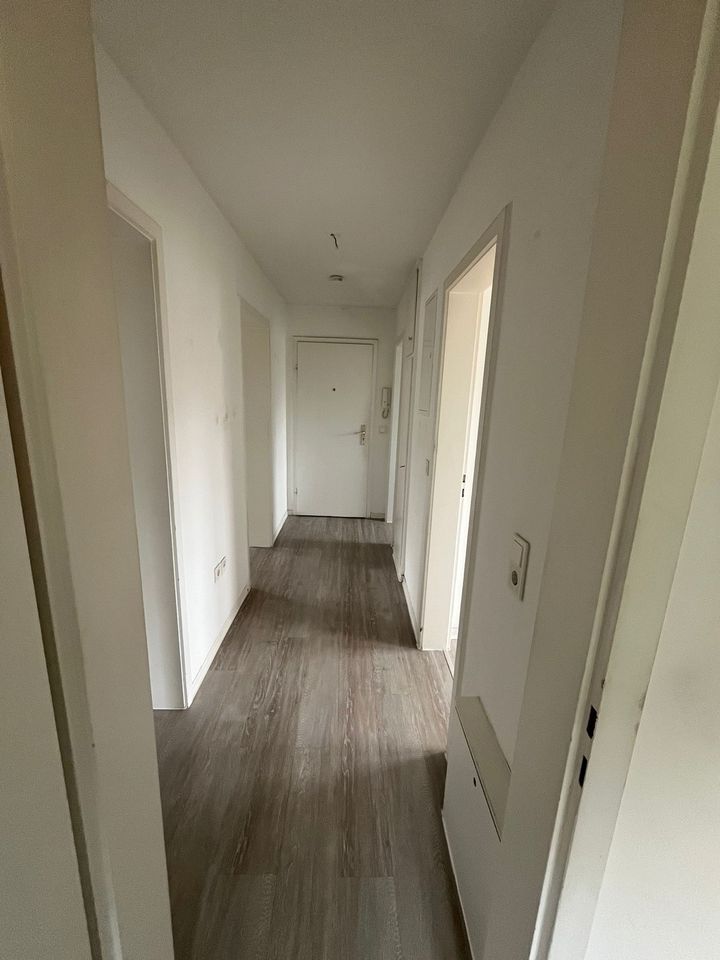 Modernisierte 3-Zimmer-Wohnung mit neuer EBK in Bestlage Leonberg in Leonberg