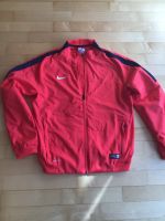 Nike Sportjacke Größe L 147-158 cm Kr. München - Riemerling Vorschau