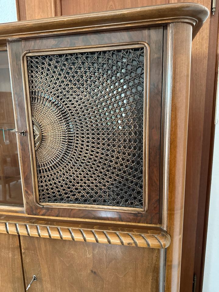 WOHNZIMMERSCHRANK ,CHIPPENDALE  ANRICHTE - VITRINE SCHRANK in Göttingen