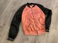 Sisley Mädchenjacke rosa schwarz Gr. 152 *Neuwertig* Nordrhein-Westfalen - Holzwickede Vorschau