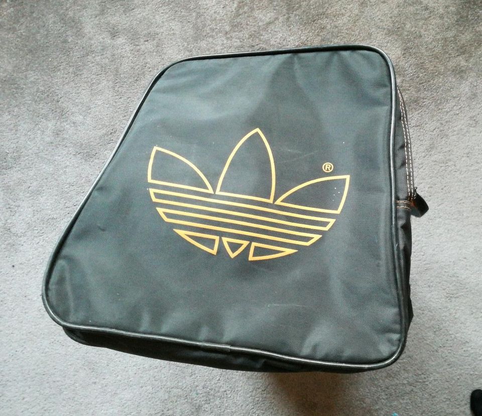 Vintage Adidas Sporttasche Tasche Reisetasche Tennis ATP Tour in Güglingen