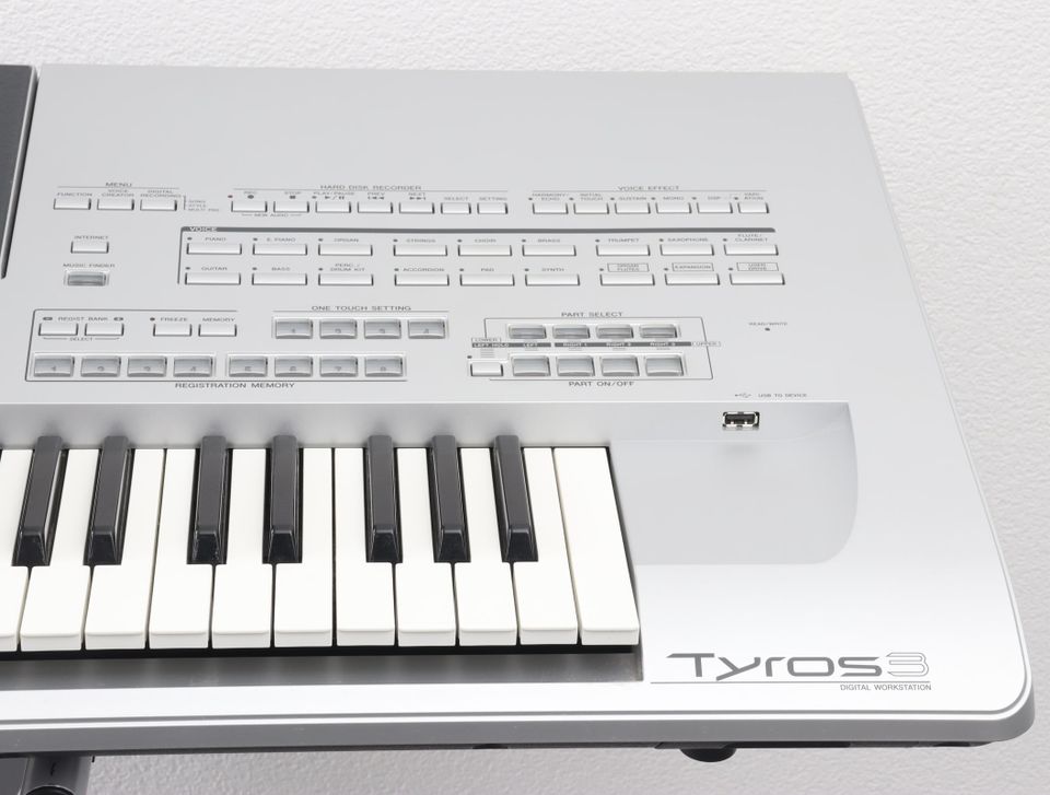 Yamaha Tyros 3 Keyboard inkl. Lautsprecher + 1 J. Gewährleistung in Möhnesee