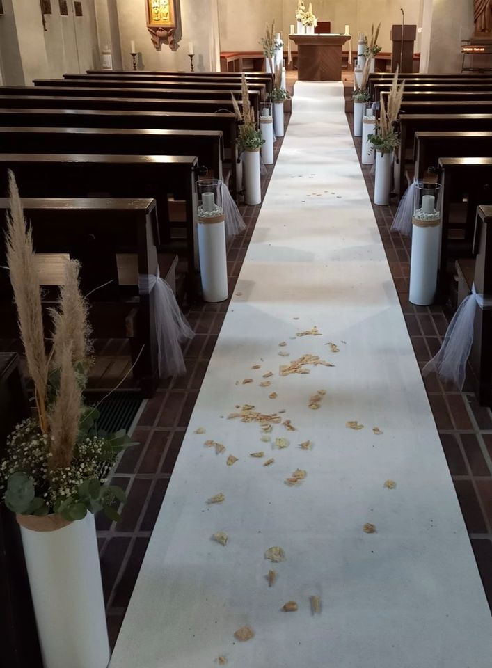 Deko Hochzeit Säulen Kerzen Blumen Vasen in Bad Camberg