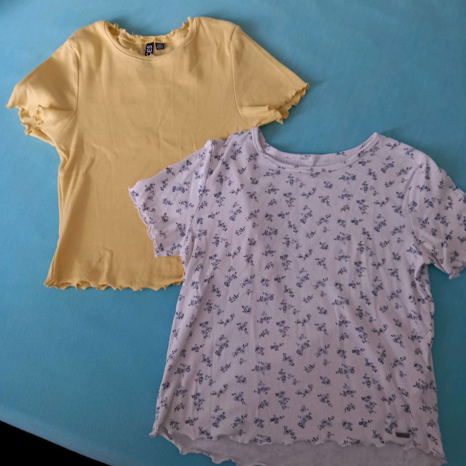 T-Shirts von Pieces und Hollister, XS in Freiburg im Breisgau