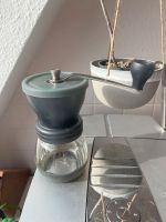 Hario Kaffeemühle handmühle hochwertiges Keramikmahlwerk Berlin - Pankow Vorschau