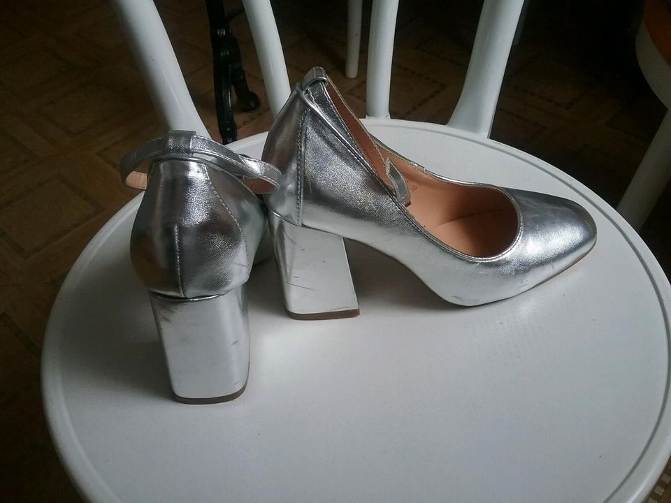 Damen Pumps Heels 37 Hochzeitschuhe in Ratingen