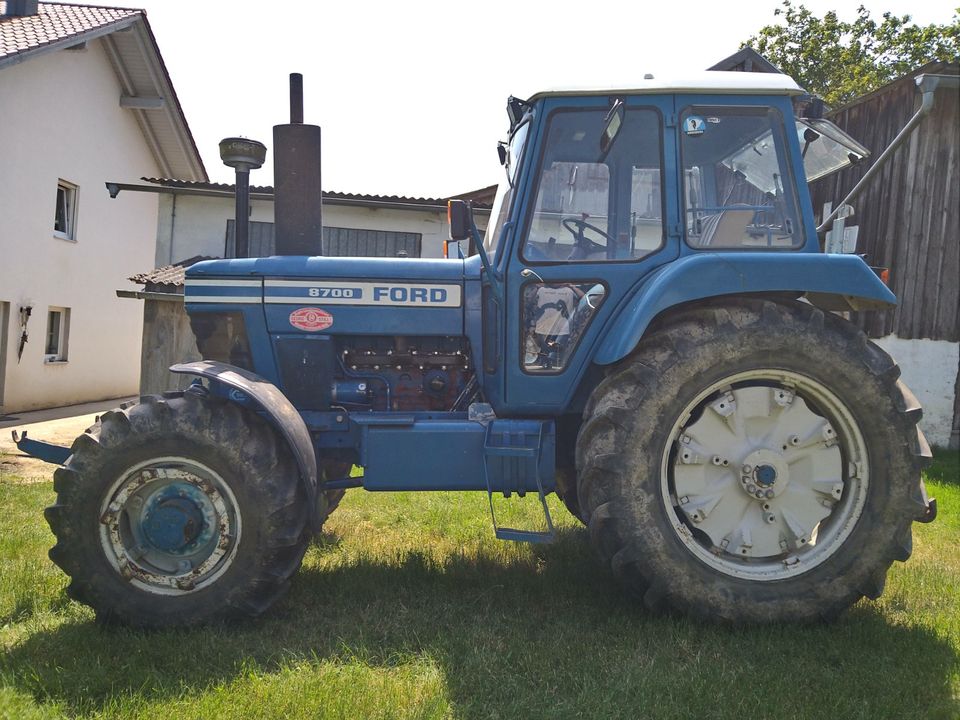 Traktor Ford 8700 Allrad in Mamming