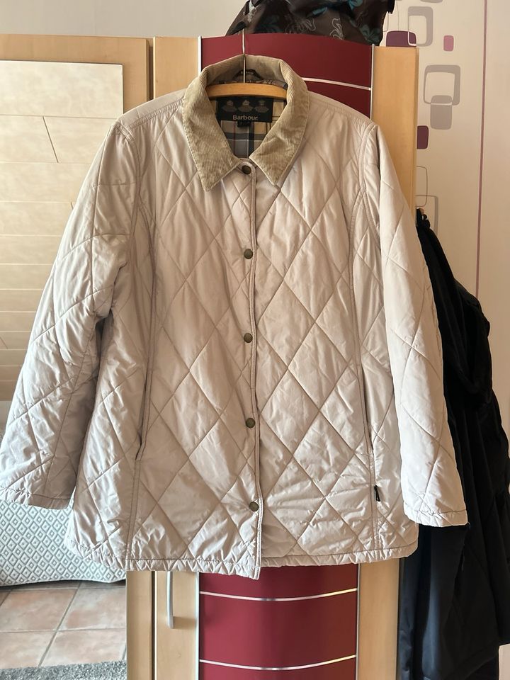 Barbour Damenjacke in Viersen