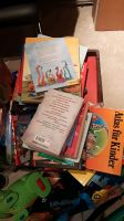 Eine Kiste mit Kinderbücher Saarland - Schwalbach Vorschau