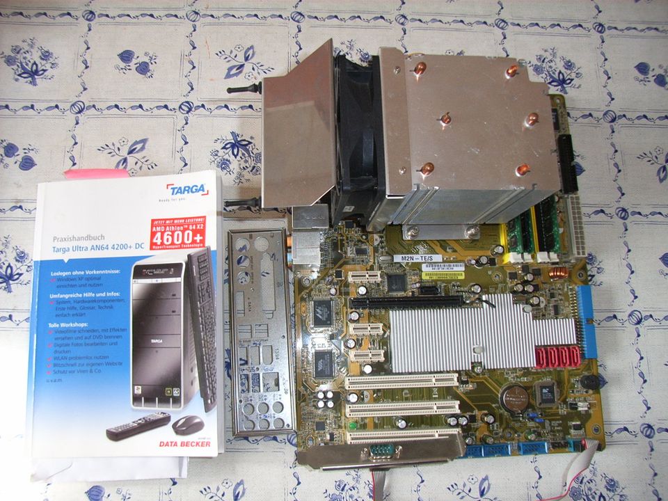 ASUS M2N-TE/S Mainboard mit AMD Athlon 64x2 4600+ mit Kupferkernk in Stuttgart