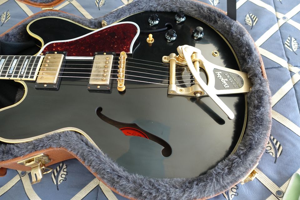 Gibson ES355 Bigsby limited-Antique Ebony inkl. Koffer in Berlin