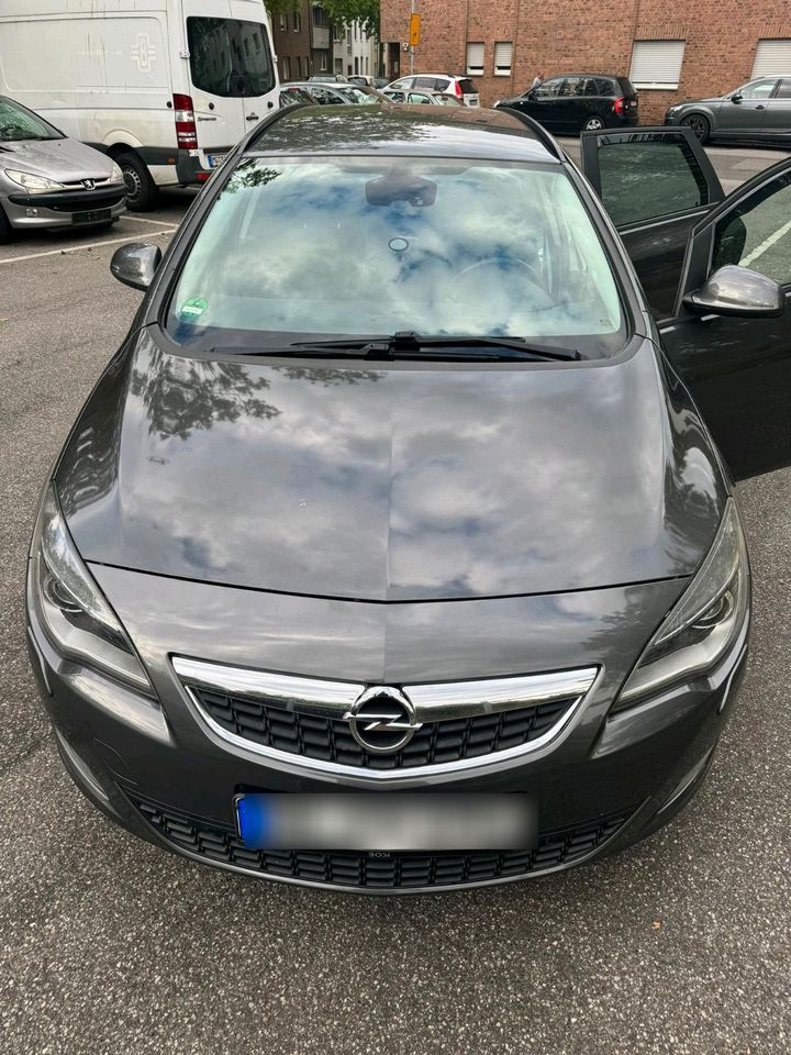 Opel Astra J Sport tourer 2.0 Diesel Klima neu in Mönchengladbach