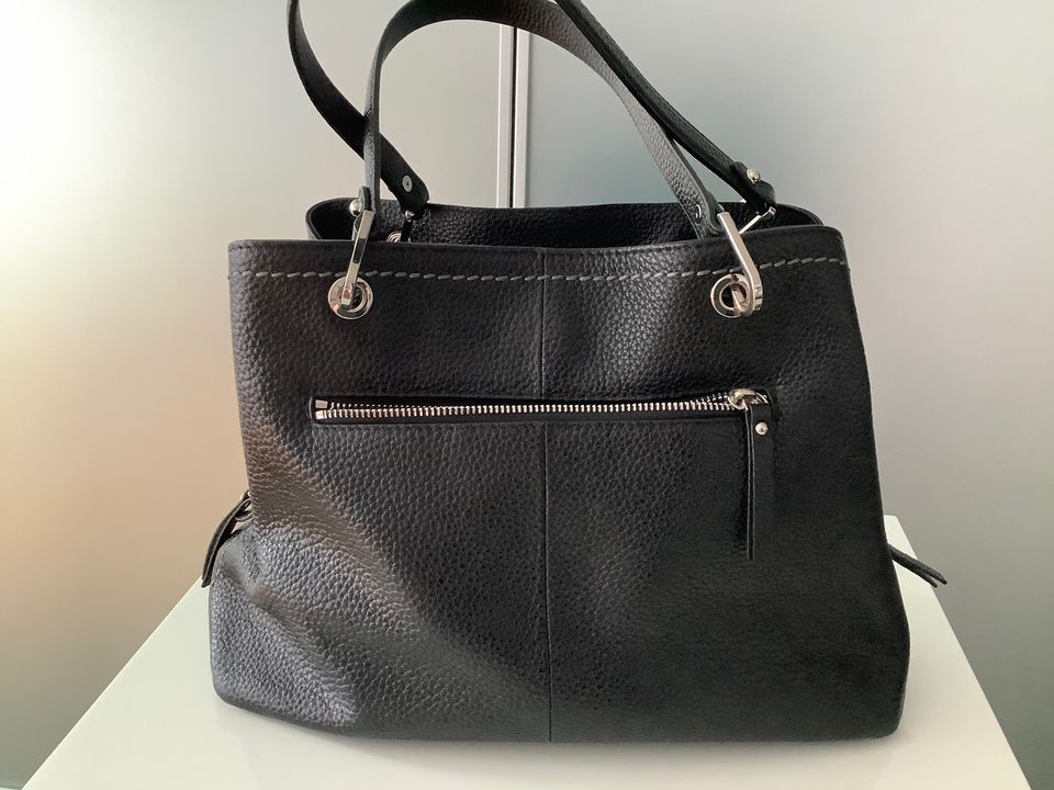 CINQUE Handtasche schw. Leder in Berlin