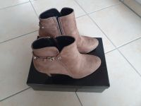 Neu & ungetragen!! Stiefelette, Gr. 40, taupe/beige Hessen - Karben Vorschau