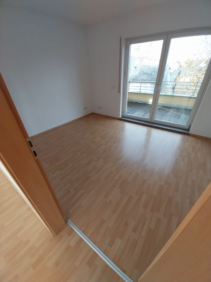 3 ZKB  / Schöne 3 Zimmer Wohnung m. Südbalkon in Porta - Holzh. in Porta Westfalica
