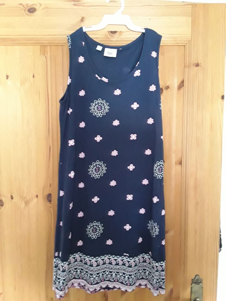 Kleid Größe 152/158 Top Zustand in Dahn