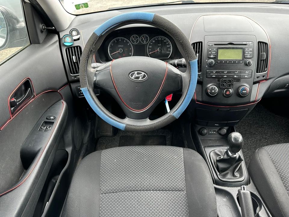 Hyundai i30 blue 1.4 Comfort Motorproblem in Wuppertal