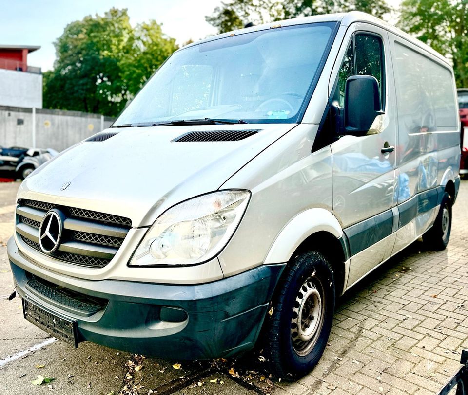 Mercedes-Benz Sprinter BRILLANTSILBER METALLIC *Defekt* in Essen