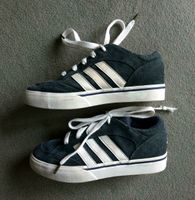 Schuhe, Jungen, Adidas, Größe 33, blau-weiß Hessen - Fulda Vorschau