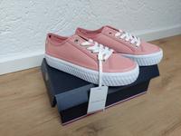NEU Sneaker Schnürer Platform Vulcanized Tommy Hilfiger Gr. 38 Bayern - Ergoldsbach Vorschau