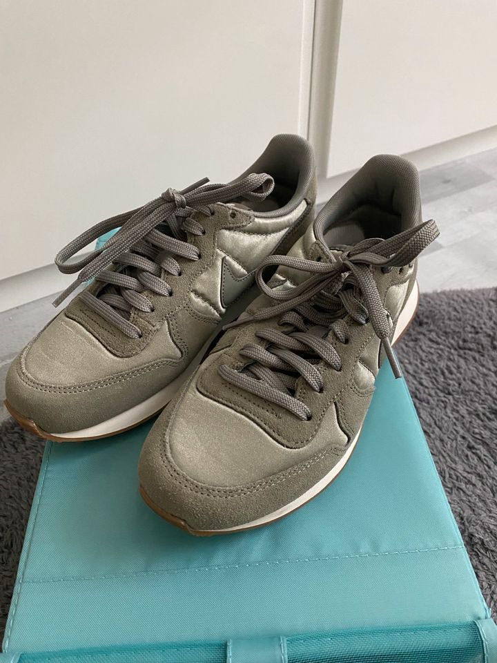 Nike Internationalist Khaki gr 36.5 neuwertig in Hamm