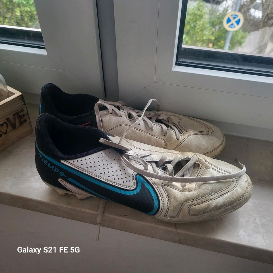 Nike tiempo Fußballschuhe mit stohlen in Lappersdorf