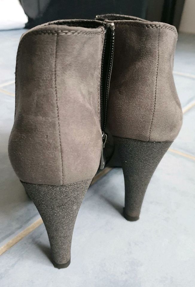 Neuwertig: Stiefeletten Gr. 36 Marco Tozzi High Heels in Ronshausen