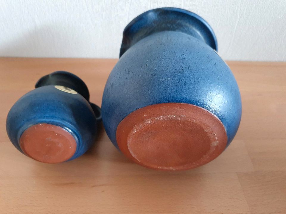 Töpfer Julchen Handarbeit  2 Krüge / Vasen in Surwold