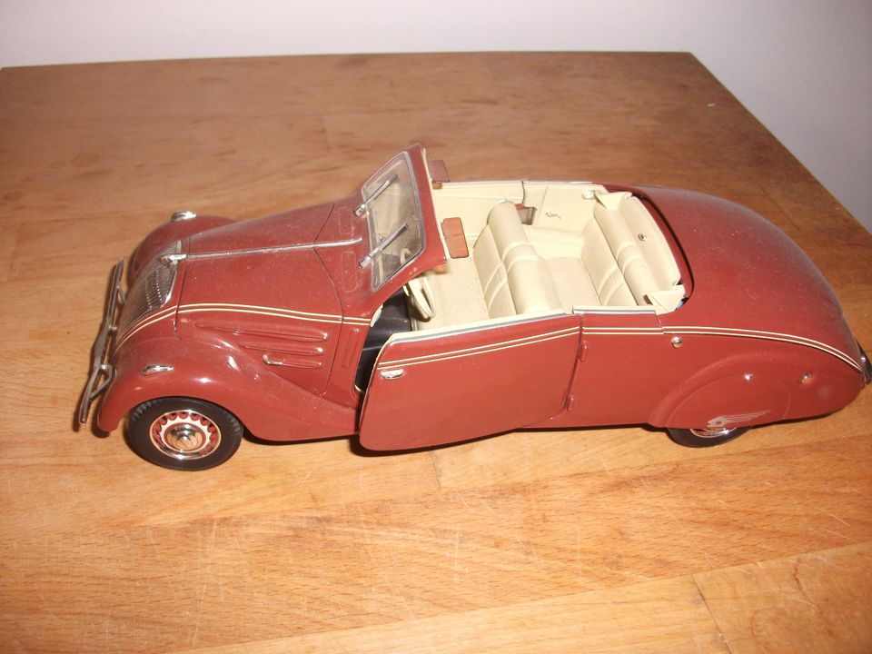 Peugeot 402 Eclipse von Norev, 1:18 in Kirkel