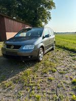 VW Touran 2Liter TDI Niedersachsen - Edewecht Vorschau