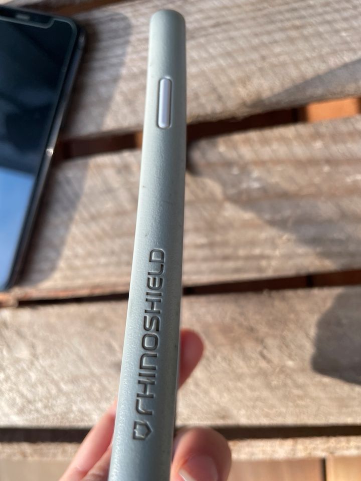 iPhone 11 Pro 64gb spacegrey + rhinoshield Hüllen in Siegen