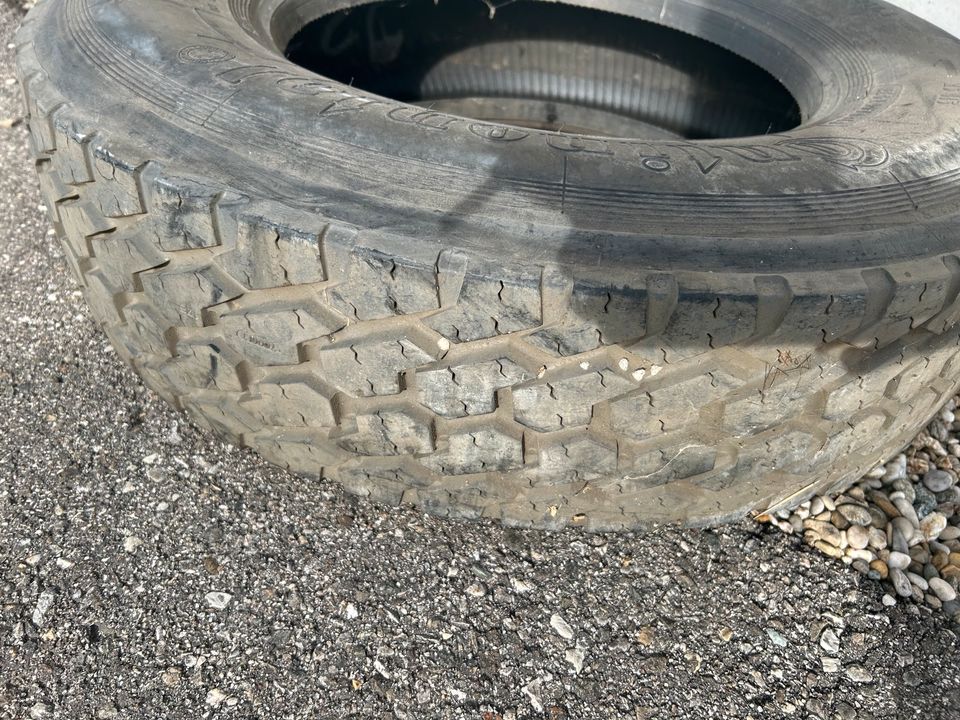 Lkw Reifen Continental 225/75r17.5 in Winhöring