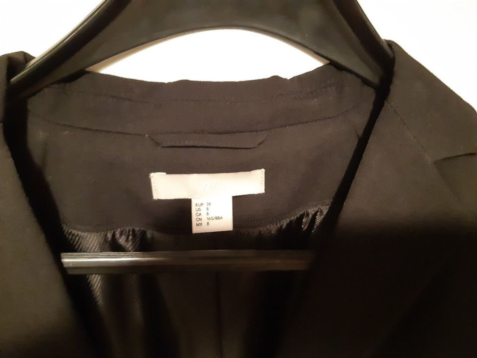 H&M Taillierter Blazer Gr. 38, schwarz in Köln