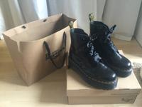 Dr. Martens Molly Plateau Stiefel Schwarz, wie Neu, KULT Bayern - Rosenheim Vorschau