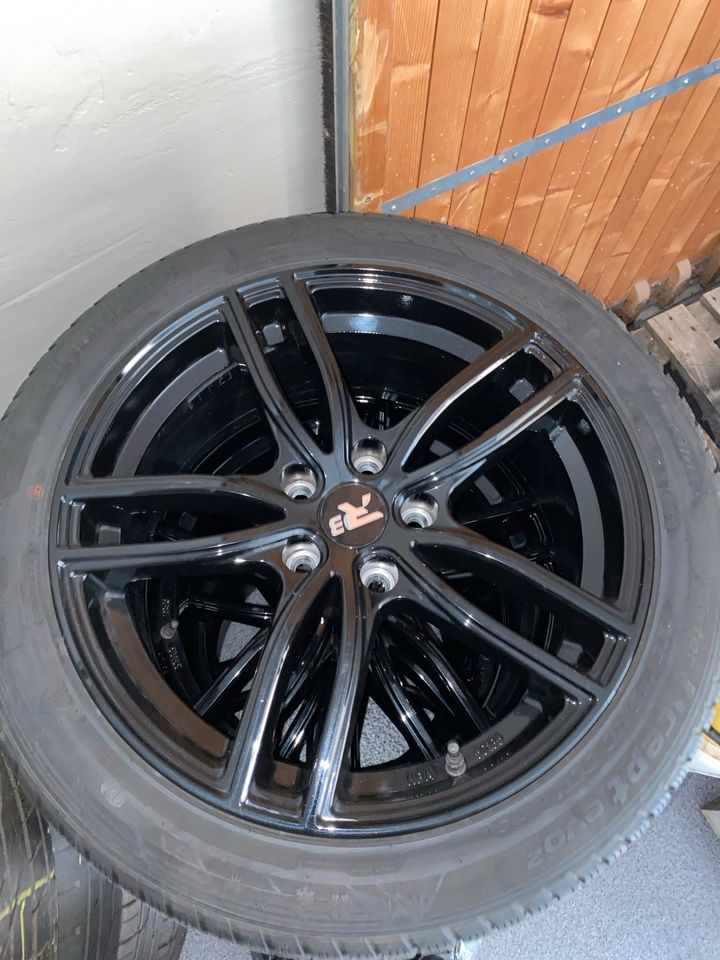 R3 Wheels R3H1 Felgen mit Winterreifen 235/45R18 5x115 in Gundersheim