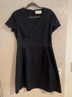 Kleid BOSS dunkelblau 42 Hessen - Messel Vorschau