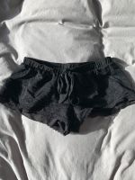 Schwarze Spitzenshorts mit Schleife zum Schnüren Nordrhein-Westfalen - Arnsberg Vorschau