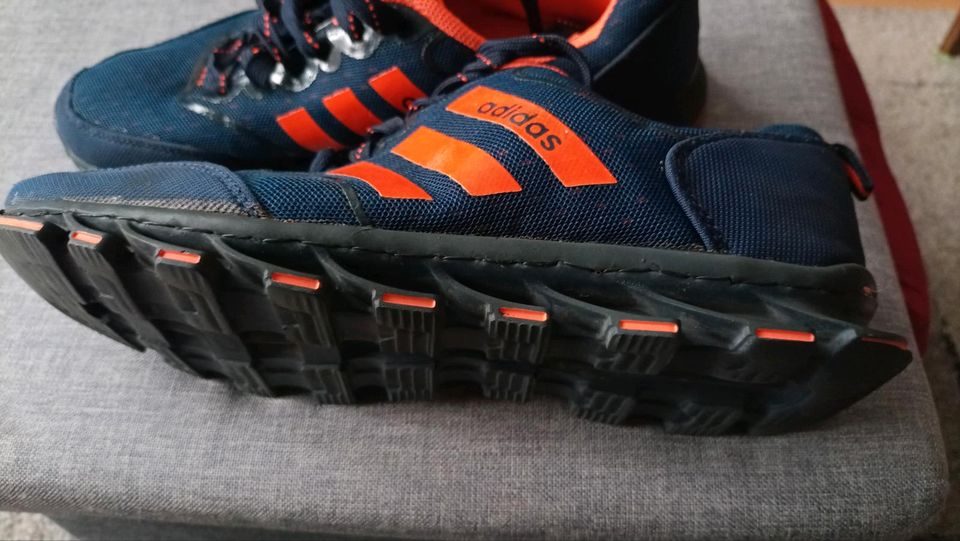 Adidas Sportschuhe Gr 37,5 dunkelblau in Essen