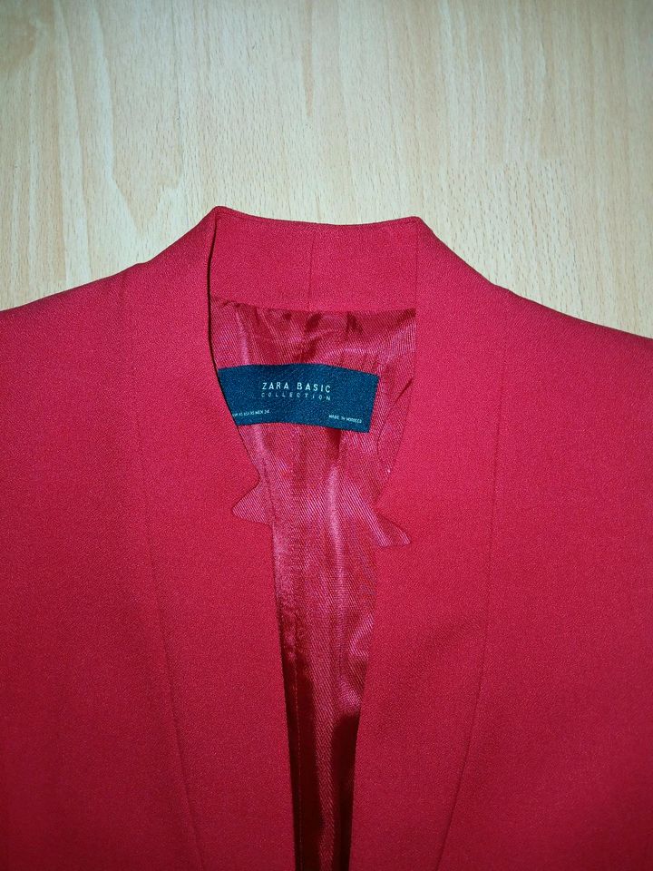 Roter Blazer in Düsseldorf