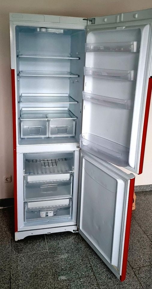 Top Kühlschrank Gefrierschrank Kombination Coca Cola Design in Pulheim