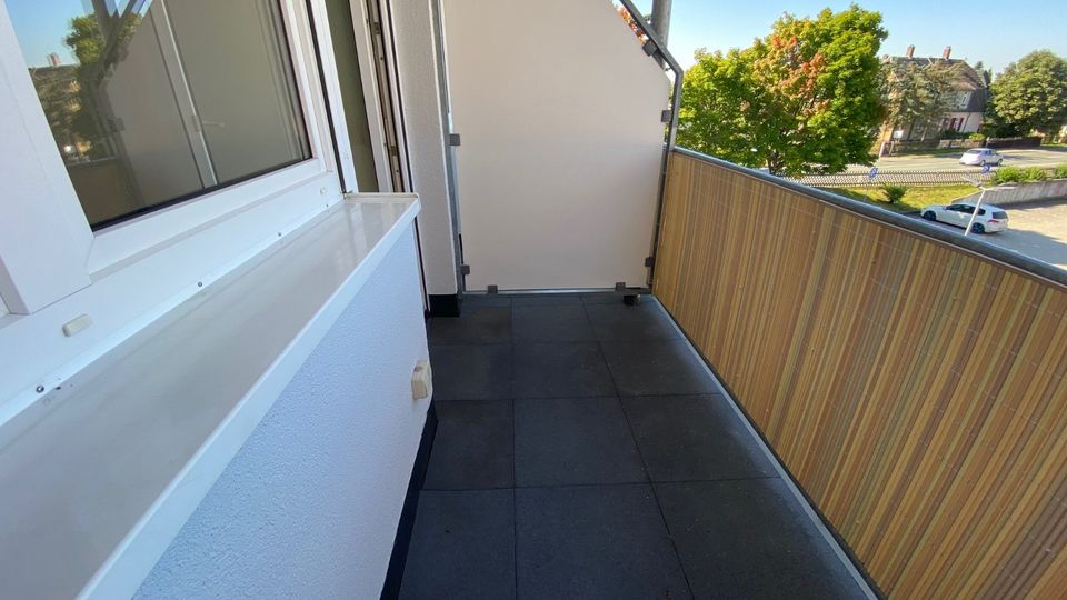 kleine 3-Zi.-Whg. mit Balkon, Tiefgarage MÖGLICH zu mieten in Werdau