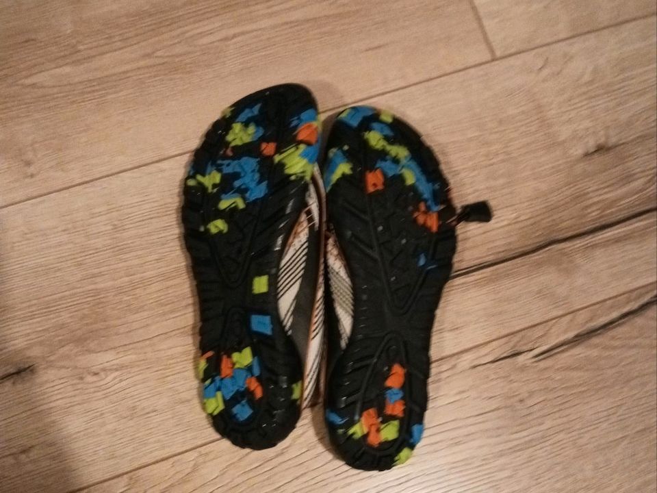 Badeschuhe Barfußschuhe Gr. 38 wie neu in Zarrentin