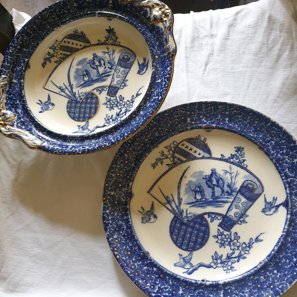 Altes Englisches  Porcelain  Teller mit tiefen Teller mit griff in Barntrup